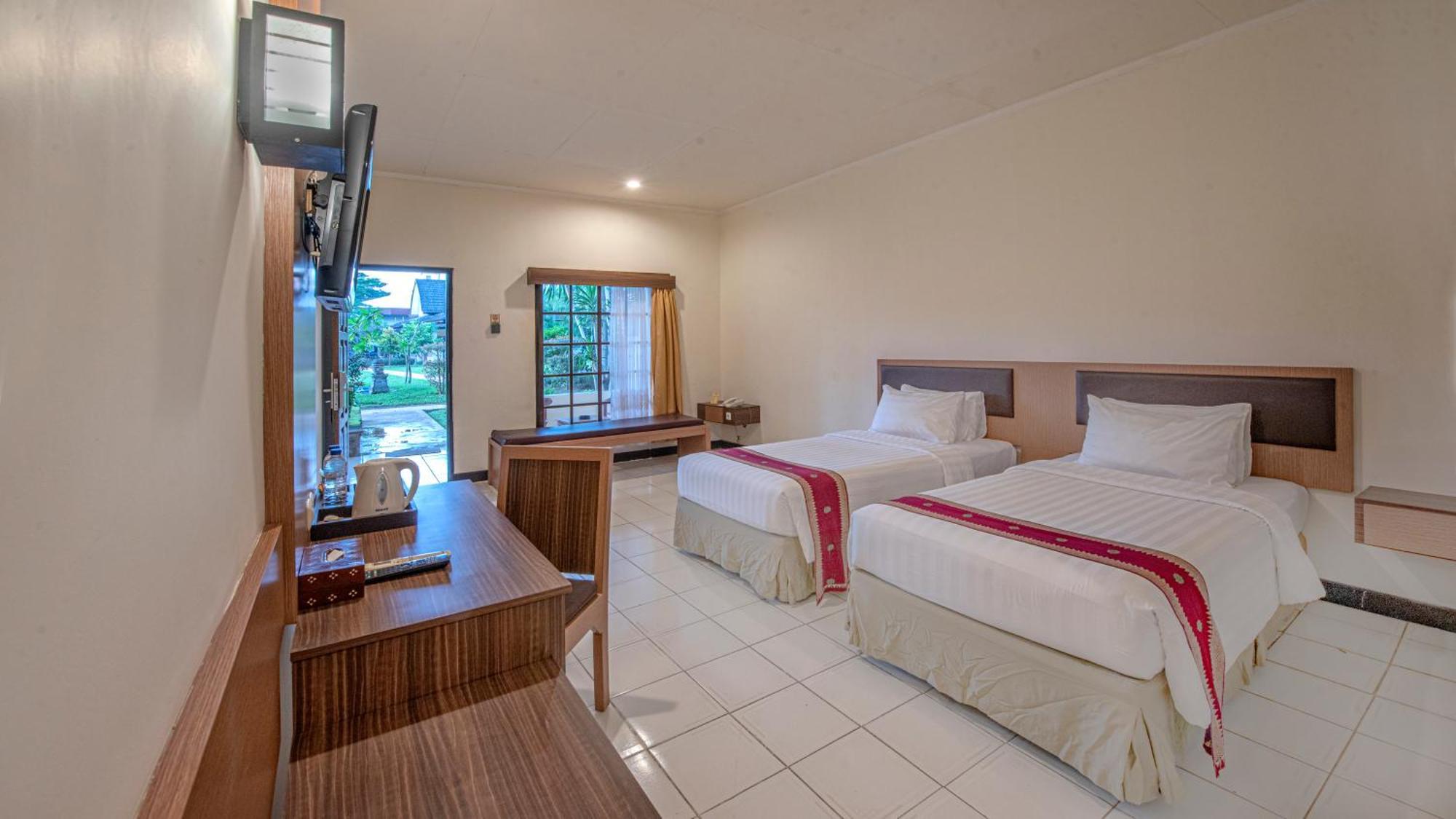 Lombok Garden Hotel Матарам Екстер'єр фото