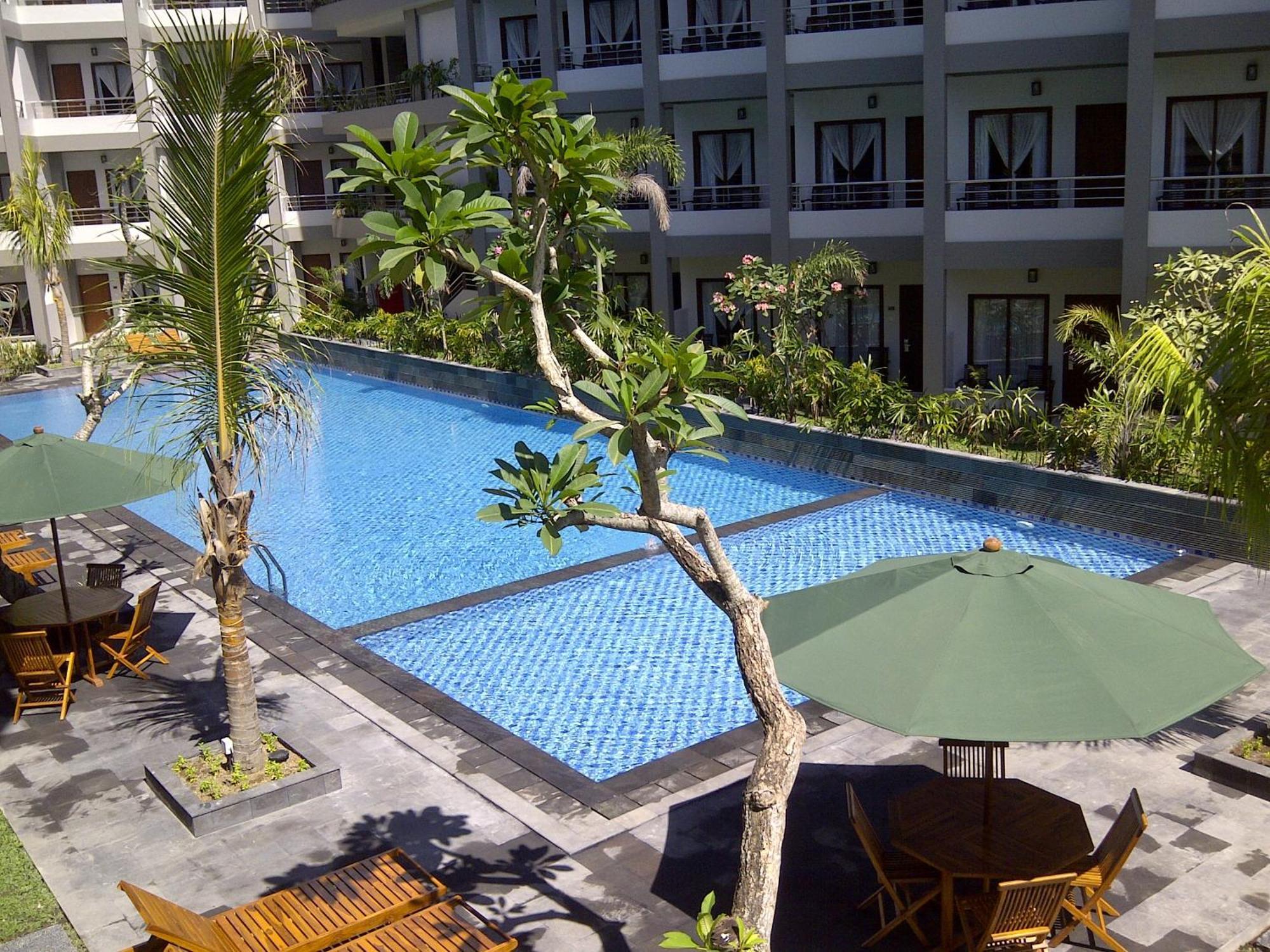 Lombok Garden Hotel Матарам Екстер'єр фото
