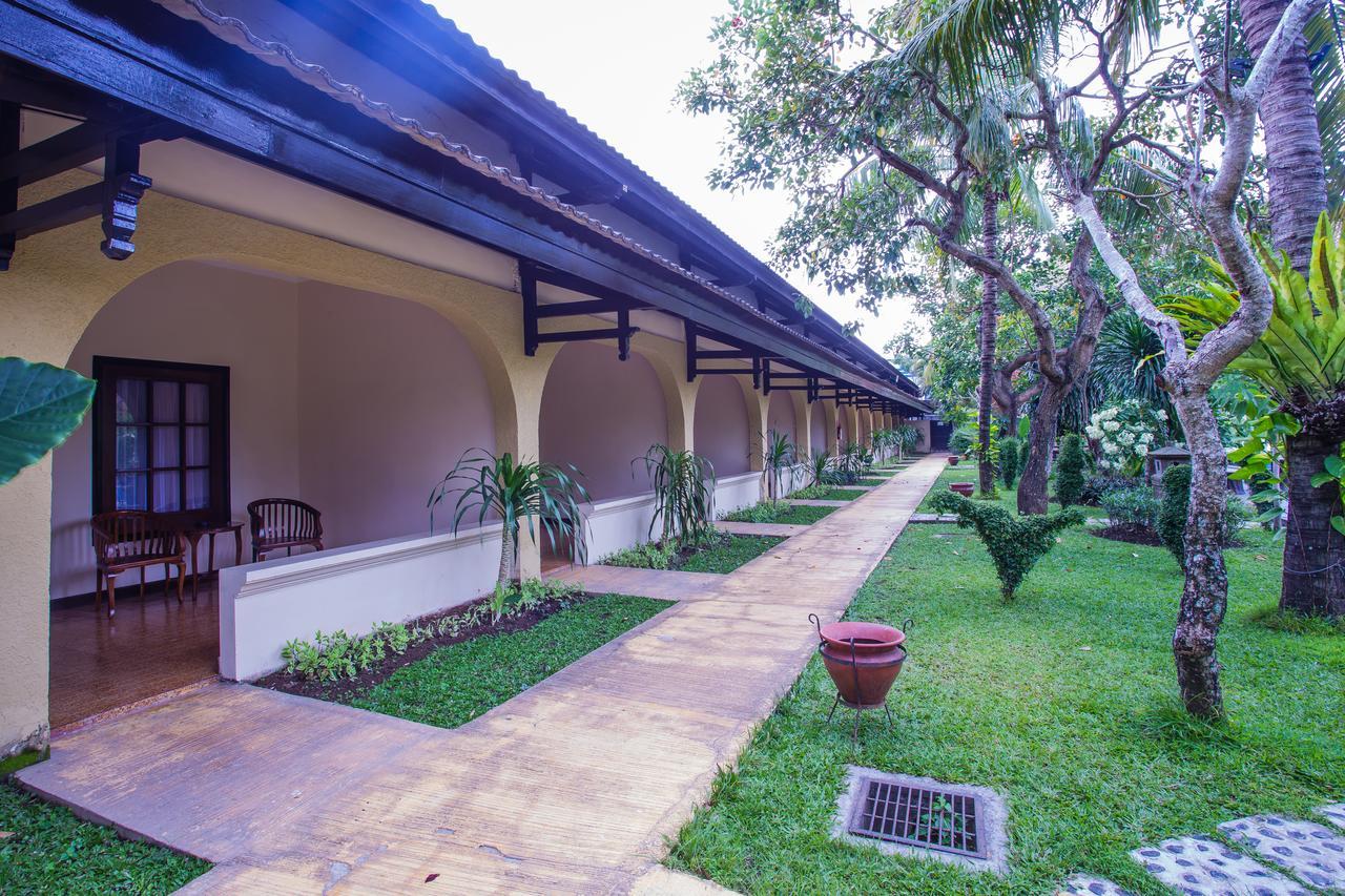 Lombok Garden Hotel Матарам Екстер'єр фото